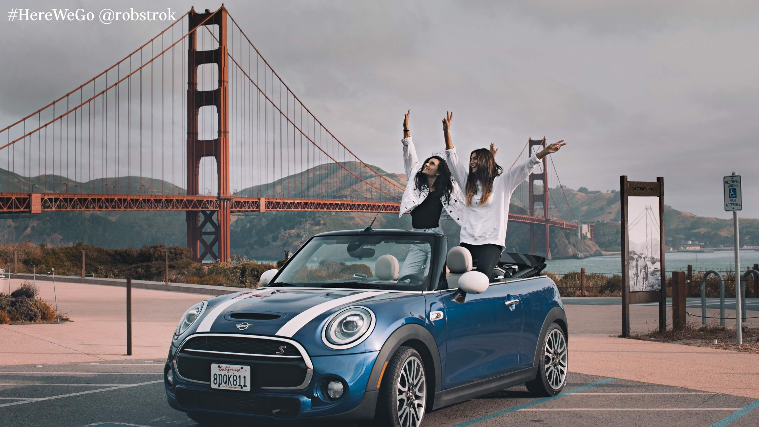 MINI Convertible – blue and white – MINI Mobility Program